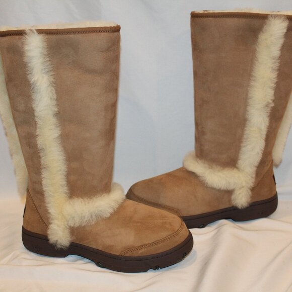 NEW UGG WOMEN'S SUNDANCE TALL SUEDE SHEARLING LINED WINTER BOOTS CHESTNUT - Picture 2 of 7